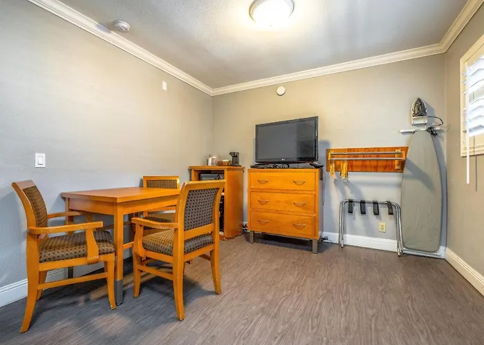 Soma Park Inn
